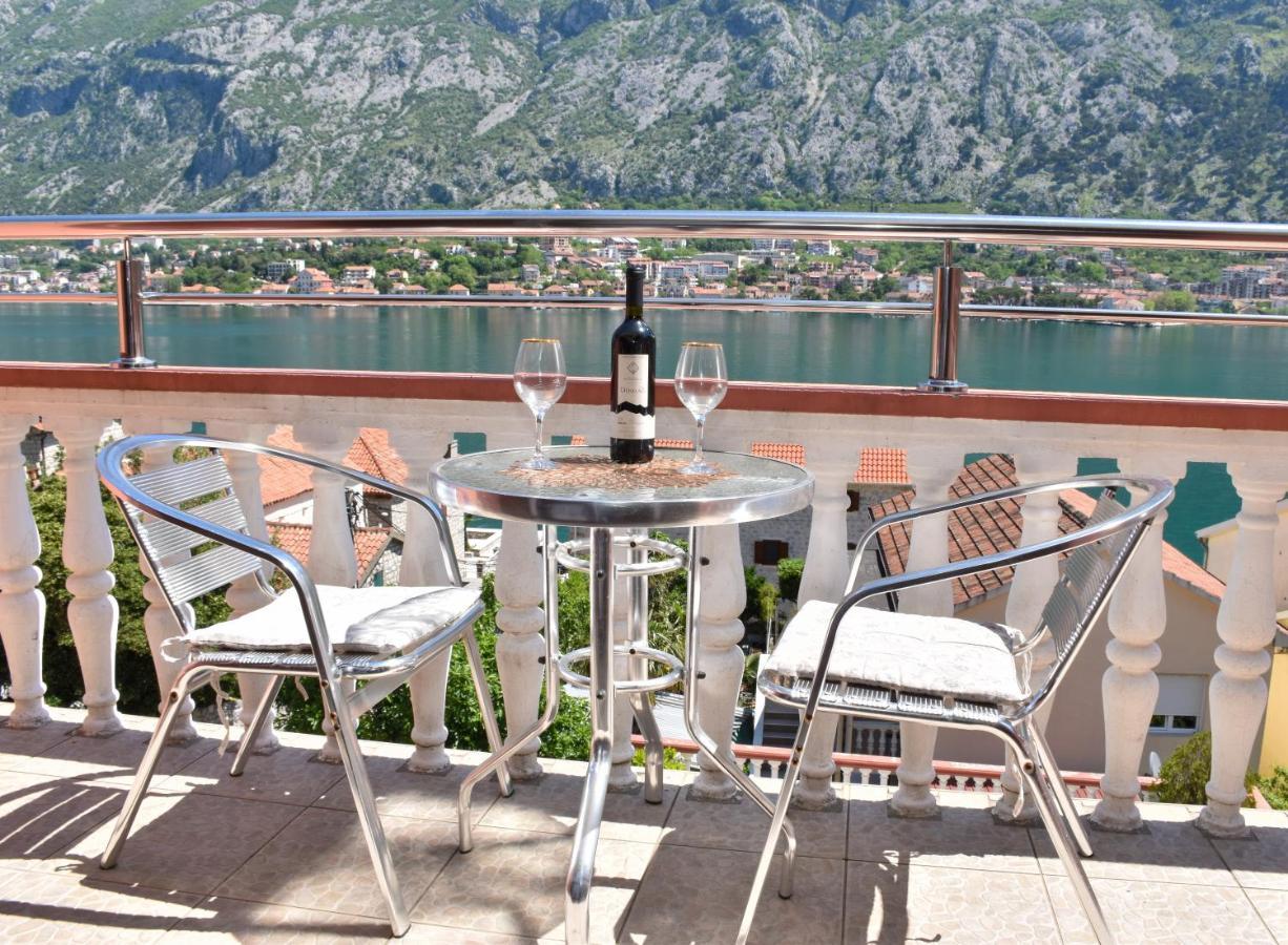 Apartments Simun Kotor Exterior photo